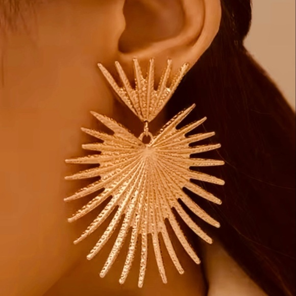 Zara “Radiance” Heart Crown Sunburst Beam Ray Regal Royal Statement Gold Earring - Picture 11 of 14